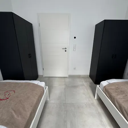 Duesseldorf-krefeld Messe Luxury *