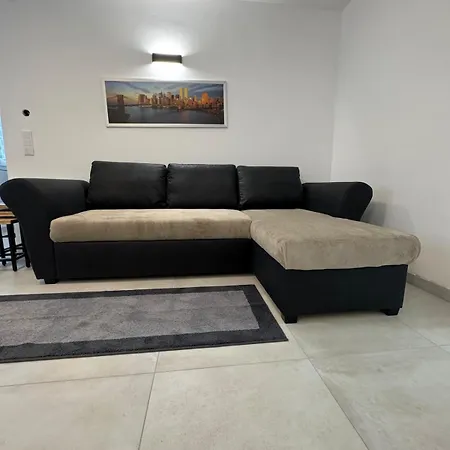 Duesseldorf-krefeld Messe Luxury קרפלד