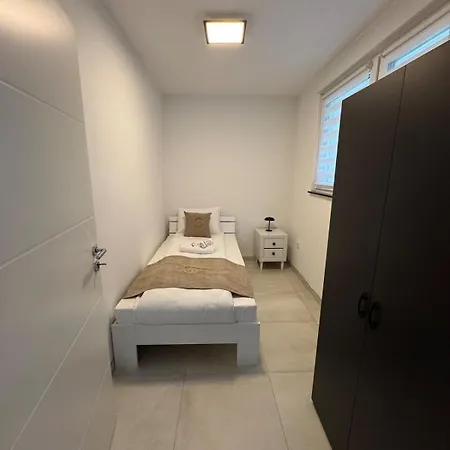Duesseldorf-krefeld Messe Luxury דירה